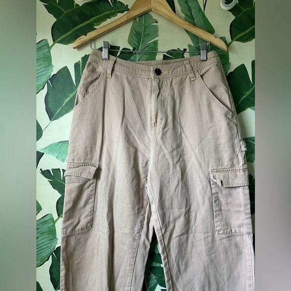 Target Sandy Liang Mid Rise Straight Leg Flat Front Cargo Khaki Pants Sz 6 - Picture 3 of 8